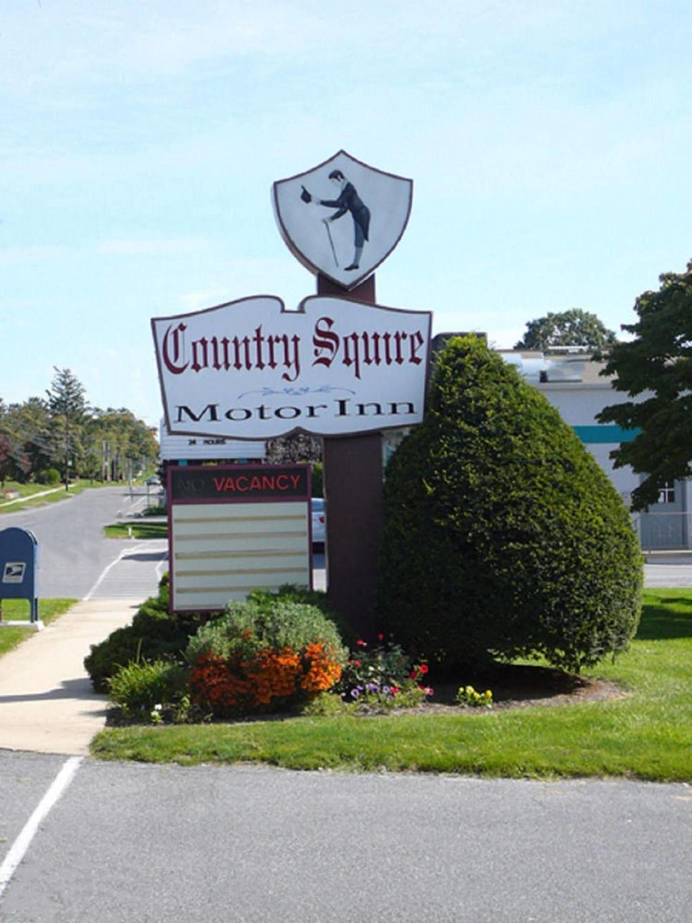 Country Squire And Motel *